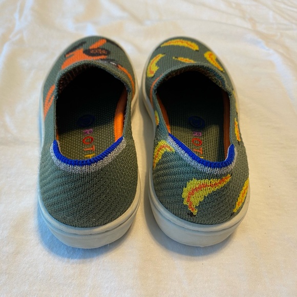 Kids Slip-On Shoes with Fun Banana Design - Picture 4 of 7